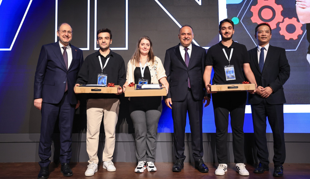 Bulut Bilişim ve Yapay Zeka Zirvesi 2025 BTK’da Düzenlendi